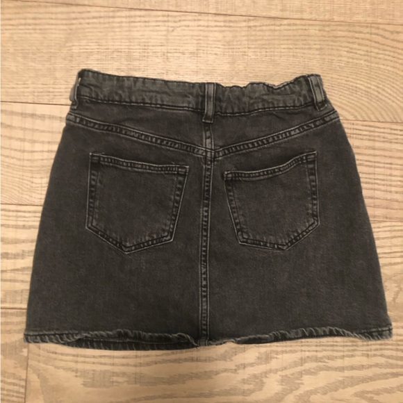 Cute fancy H&M skirt - Picture 2 of 2